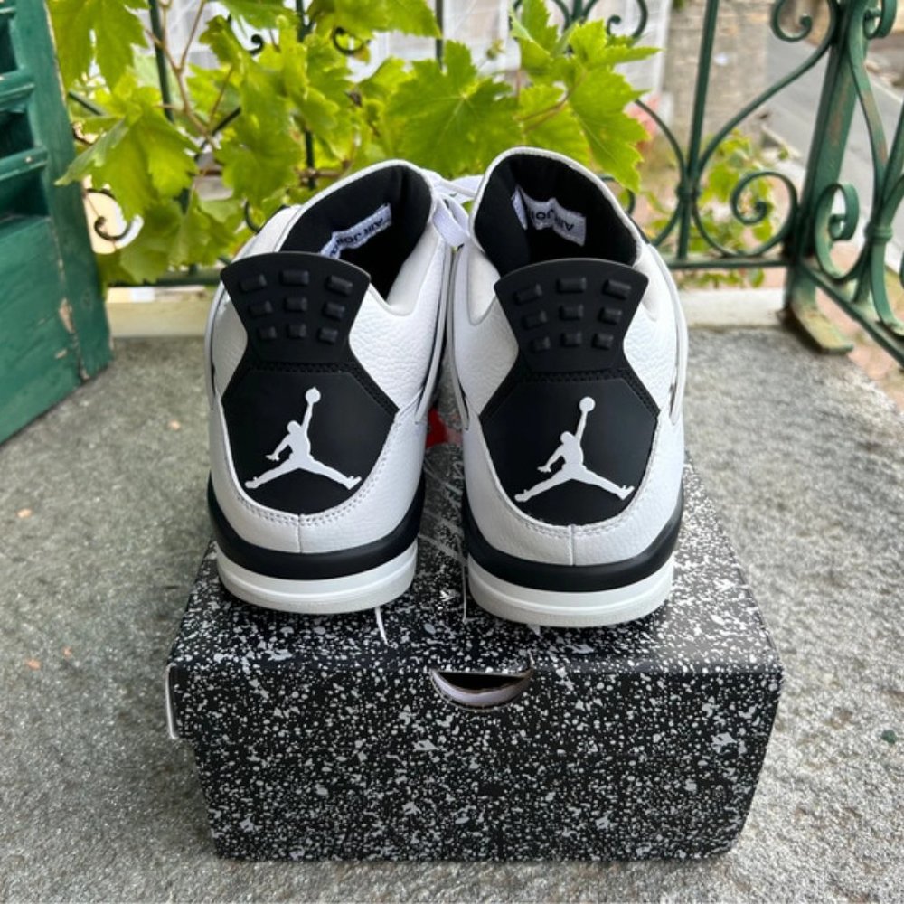 Jordan 4 Retro Military Black - Picture 3 of 6